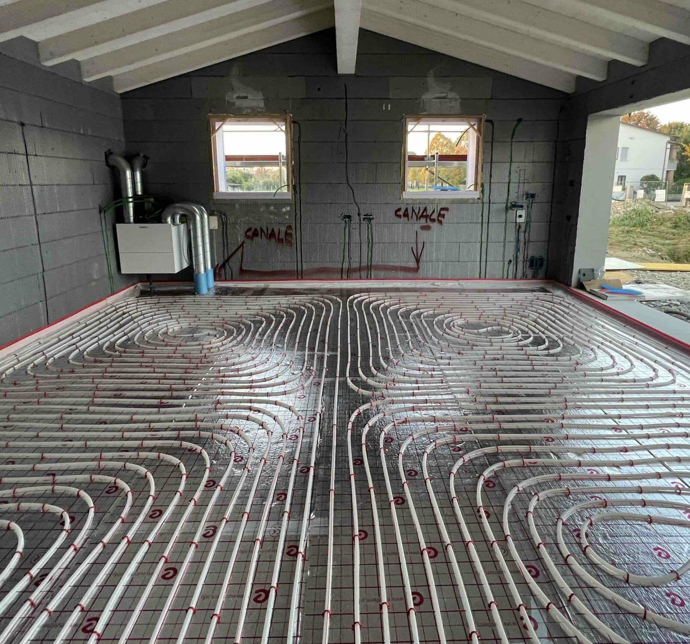 Unità di ventilazione meccanica Vitovent 300-W e riscaldamento a pavimento